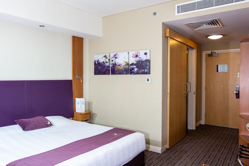 Premier Inn Abu Dhabi Capital Centre Экстерьер фото