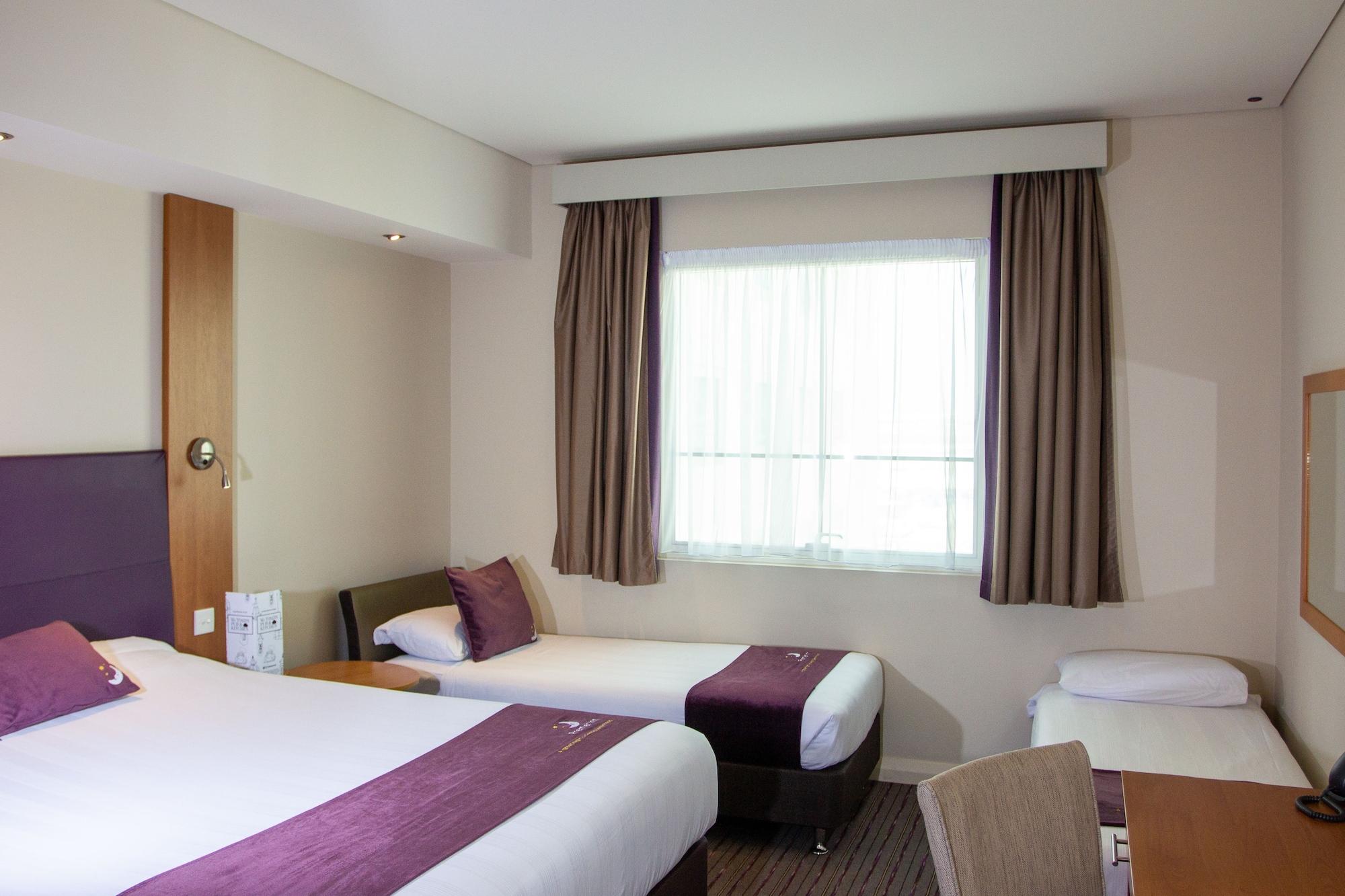 Premier Inn Abu Dhabi Capital Centre Экстерьер фото