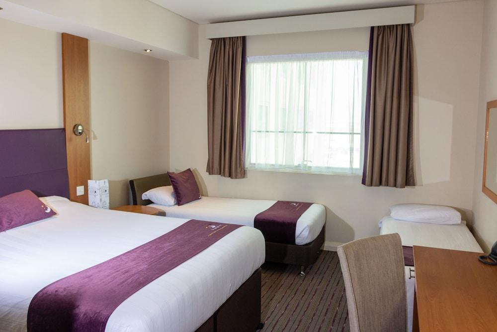 Premier Inn Abu Dhabi Capital Centre Экстерьер фото