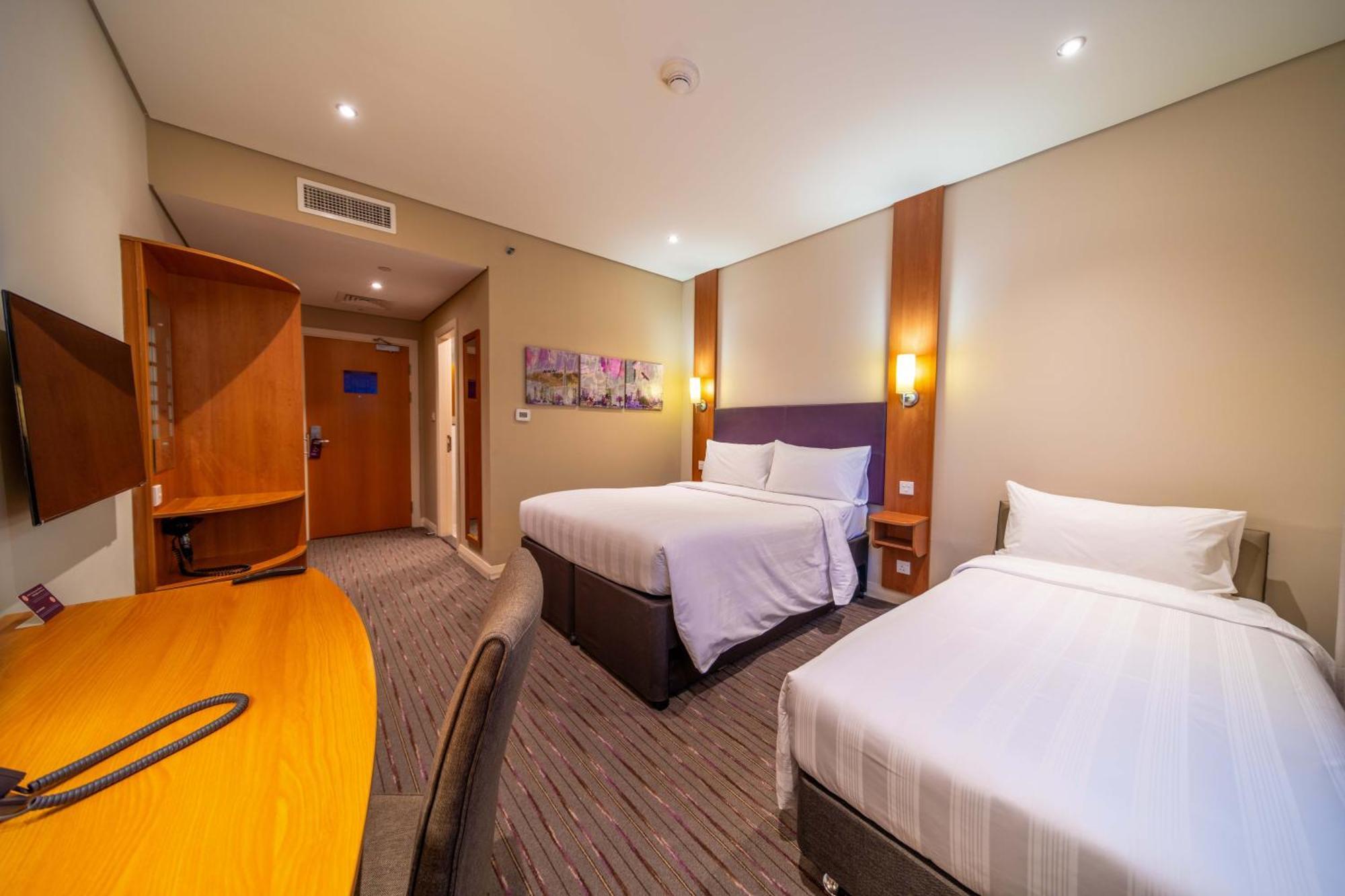 Premier Inn Abu Dhabi Capital Centre Экстерьер фото